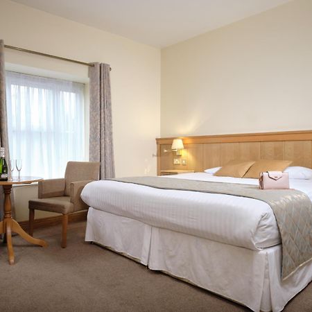 Mahon'S Hotel Irvinestown ภายนอก รูปภาพ