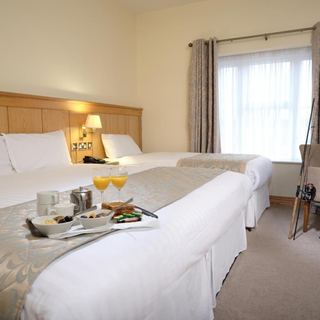 Mahon'S Hotel Irvinestown ภายนอก รูปภาพ
