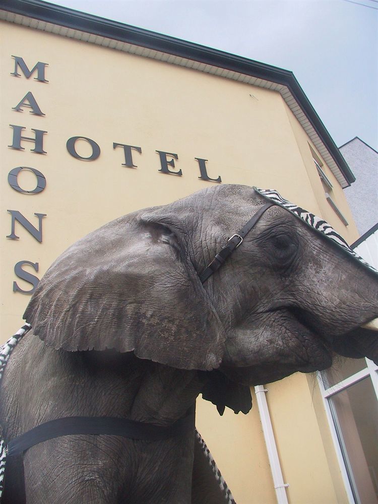Mahon'S Hotel Irvinestown ภายนอก รูปภาพ